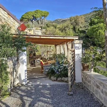 Ferienhaus La Casa Dei Gatti A Seccheto, Chicca Seccheto
